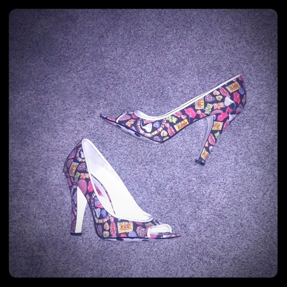Betsey Johnson Betseyville Candy Peeptoe heels 7.5